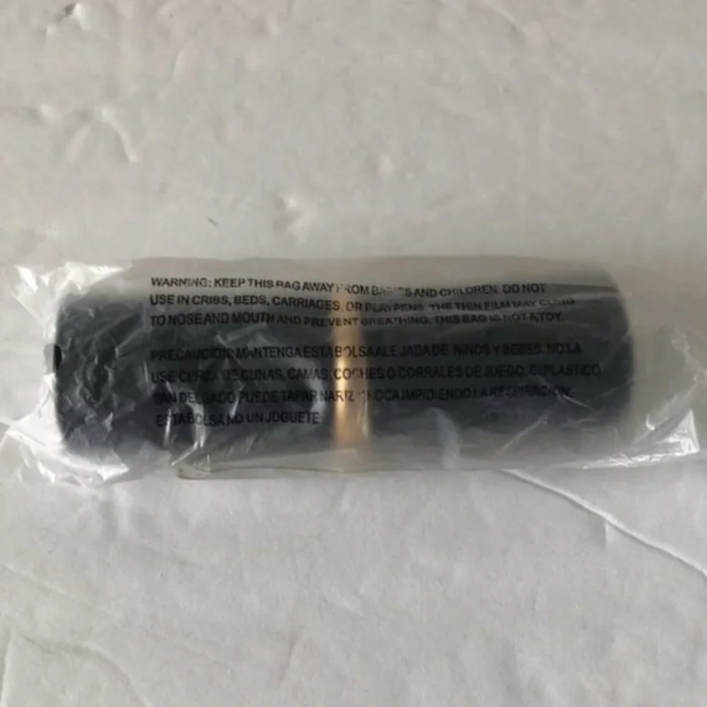 Wacoal Retractable Kabuki Brush for powder, bronzer, or blush
